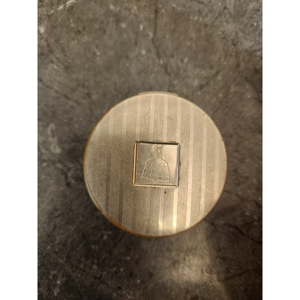 Vintage Make-Up / Blush Compact Pat Of Tre-Jur Inc. View 3